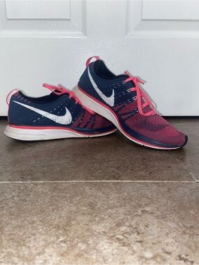 Nike Women's Knit Running Shoes - Navy & Pink